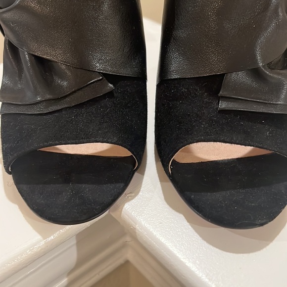 LOUISE ET CIE WOMEN’S IDOLA BLACK LEATHER & SUEDE SANKLE BOOTIE PEEP TOE SIZ 8.5 - Picture 9 of 17